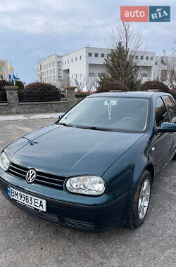 Хэтчбек Volkswagen Golf 2002 в Сумах