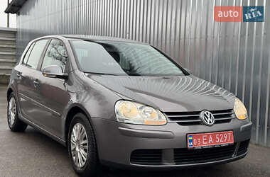 Хетчбек Volkswagen Golf 2005 в Березані