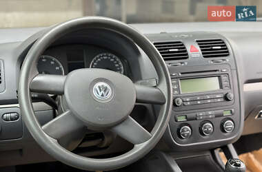 Хетчбек Volkswagen Golf 2005 в Березані