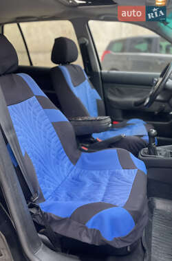 Хэтчбек Volkswagen Golf 1998 в 