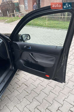 Хэтчбек Volkswagen Golf 1998 в 