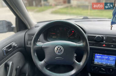 Хэтчбек Volkswagen Golf 1998 в 