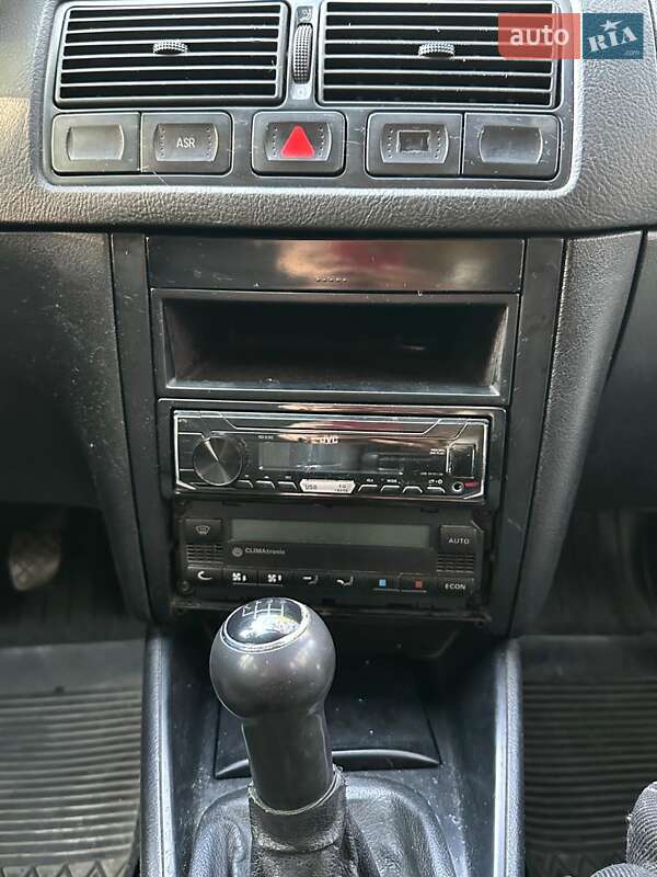 Універсал Volkswagen Golf 1999 в Києві