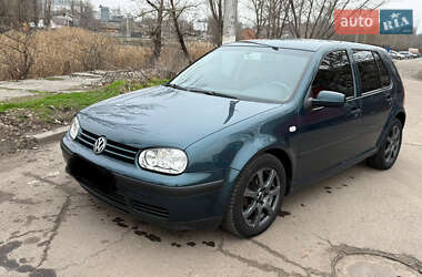 Хетчбек Volkswagen Golf 2003 в Кропивницькому