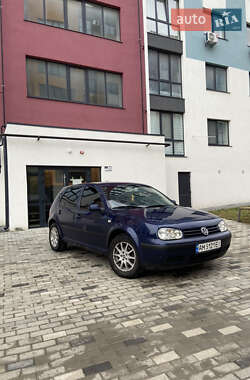 Хетчбек Volkswagen Golf 2002 в Рівному