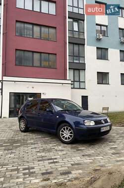 Хетчбек Volkswagen Golf 2002 в Рівному