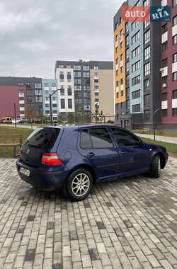 Хетчбек Volkswagen Golf 2002 в Рівному