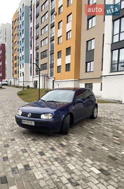 Хетчбек Volkswagen Golf 2002 в Рівному