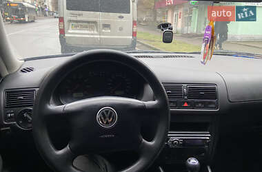 Хетчбек Volkswagen Golf 2002 в Рівному