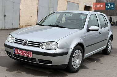 Хэтчбек Volkswagen Golf 2002 в Ровно