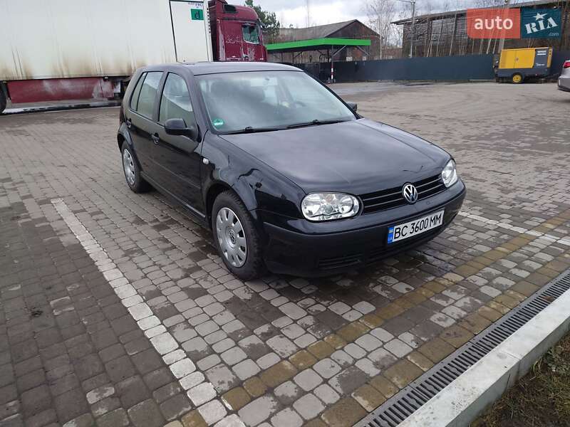 Хэтчбек Volkswagen Golf 2003 в Великих Мостах