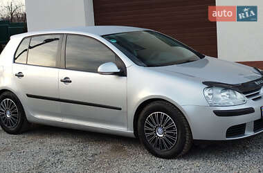 Хэтчбек Volkswagen Golf 2005 в Бучаче