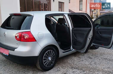 Хэтчбек Volkswagen Golf 2005 в Бучаче