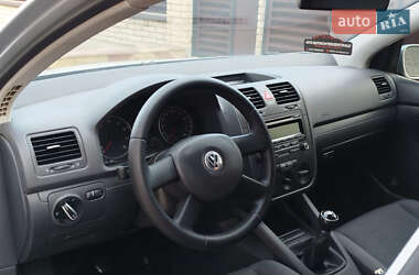 Хэтчбек Volkswagen Golf 2005 в Бучаче