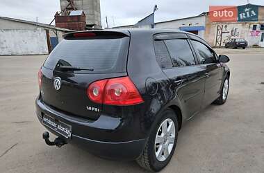 Хэтчбек Volkswagen Golf 2005 в 