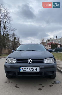 Хетчбек Volkswagen Golf 2002 в Луцьку