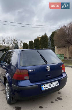 Хетчбек Volkswagen Golf 2002 в Луцьку