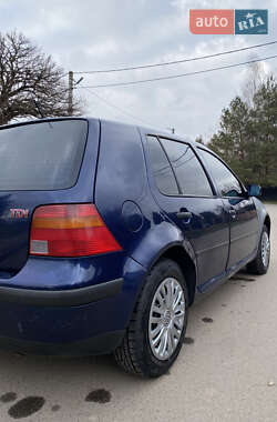 Хетчбек Volkswagen Golf 2002 в Луцьку