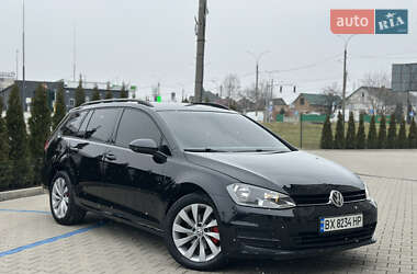 Універсал Volkswagen Golf 2014 в Чернівцях