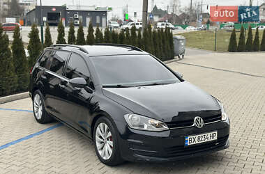 Універсал Volkswagen Golf 2014 в Чернівцях