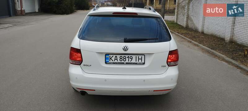 Универсал Volkswagen Golf 2010 в Киеве