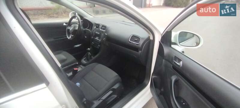 Универсал Volkswagen Golf 2010 в Киеве