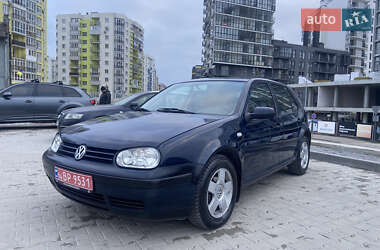 Хэтчбек Volkswagen Golf 2002 в Львове