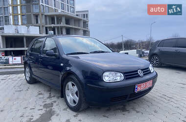 Хэтчбек Volkswagen Golf 2002 в Львове