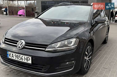 Универсал Volkswagen Golf 2015 в Киеве