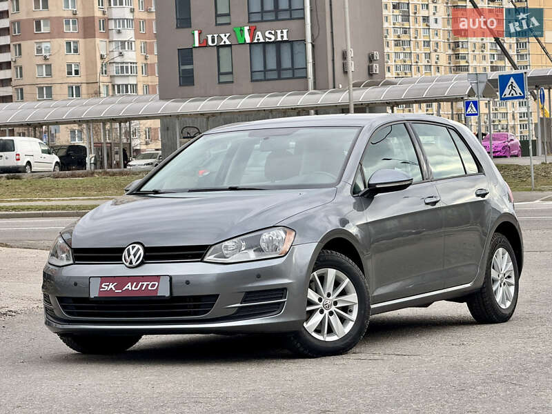 Хетчбек Volkswagen Golf 2015 в Києві