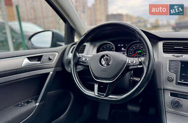 Хетчбек Volkswagen Golf 2015 в Києві