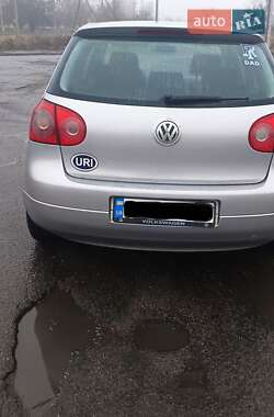 Хетчбек Volkswagen Golf 2004 в 