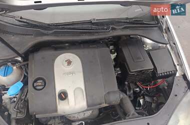 Хетчбек Volkswagen Golf 2004 в 