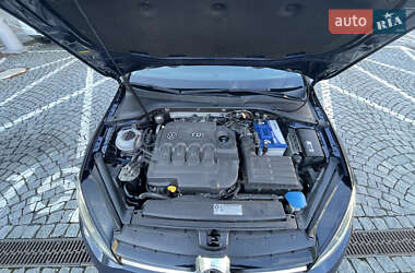 Универсал Volkswagen Golf 2015 в 