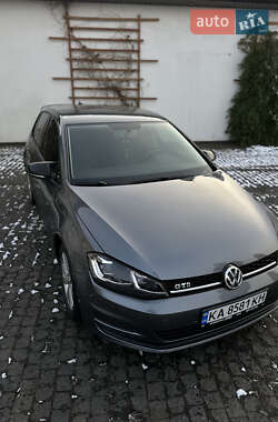 Хэтчбек Volkswagen Golf 2014 в Киеве