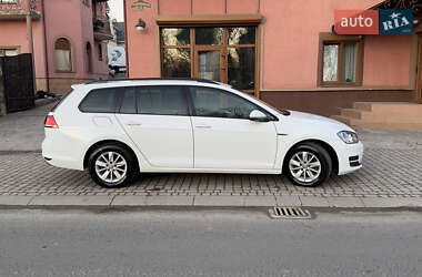 Универсал Volkswagen Golf 2013 в Сваляве