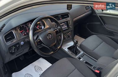 Универсал Volkswagen Golf 2013 в Сваляве