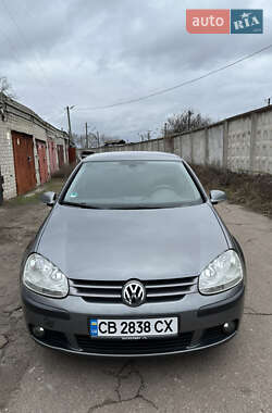 Хетчбек Volkswagen Golf 2005 в Чернігові