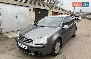 Хетчбек Volkswagen Golf 2005 в Чернігові