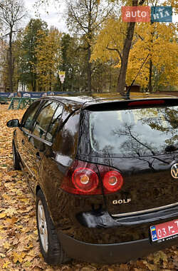 Хетчбек Volkswagen Golf 2009 в 