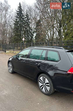 Универсал Volkswagen Golf 2014 в Бобровице