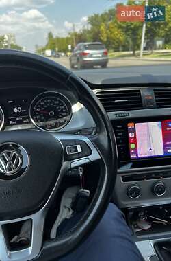 Хэтчбек Volkswagen Golf 2015 в Днепре