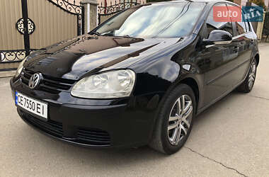 Хетчбек Volkswagen Golf 2005 в Чернівцях