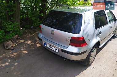 Хетчбек Volkswagen Golf 2001 в Добропіллі