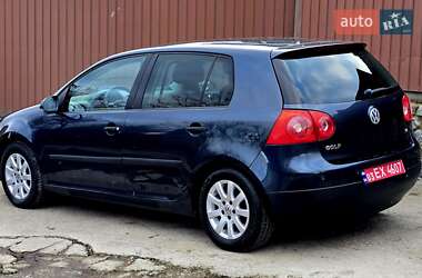 Хэтчбек Volkswagen Golf 2005 в Полтаве