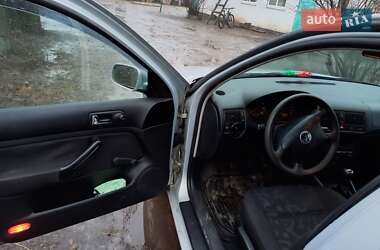 Хэтчбек Volkswagen Golf 1998 в 