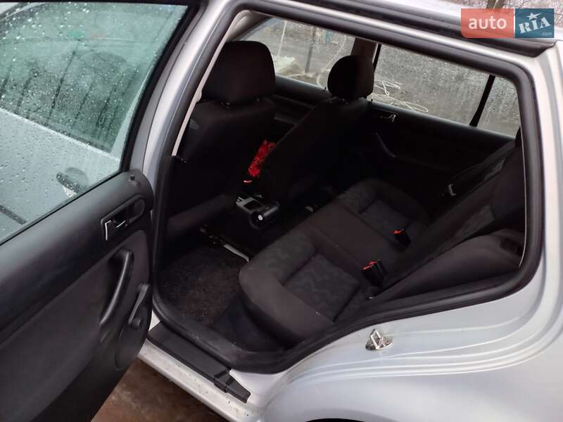 Хетчбек Volkswagen Golf 1998 в Полтаві