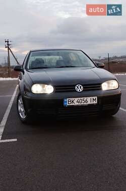 Хэтчбек Volkswagen Golf 1999 в Ровно