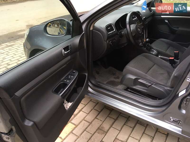 Універсал Volkswagen Golf 2010 в Бершаді