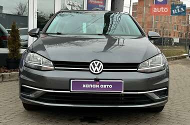 Хетчбек Volkswagen Golf 2019 в 